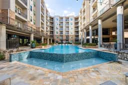 Cozy Mid Century Modern |MD Anderson| FREE Parking - Image 5
