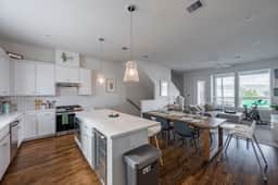 StayCozy | 5 Min to MD Anderson | Peaceful Fully-Equipped Home for Patients & Families - Image 3