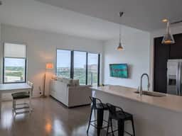 TMC Club Floor Premium 1BR Suite - Image 2