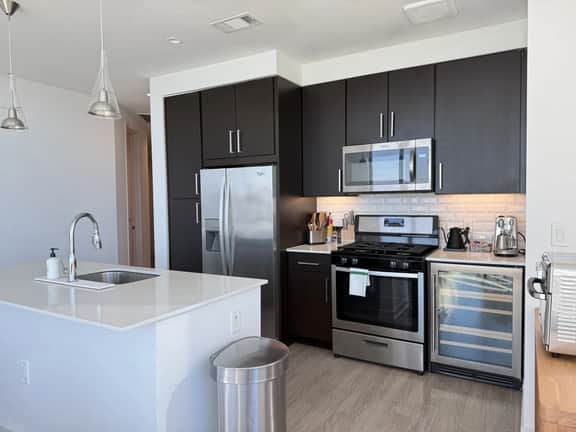 StayCozy Vantage Tower Signature 3-BR Ste|MDAnderson - Image 4