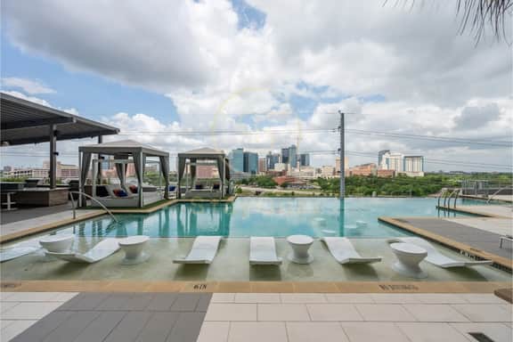 StayCozy Vantage Tower Signature 3-BR Ste|MDAnderson - Image 2