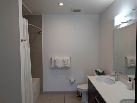 TMC Club Floor Premium 1BR Suite - Image 5